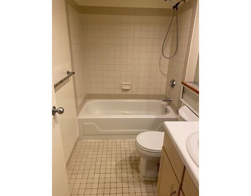 Primary Photo - 750 Davol St