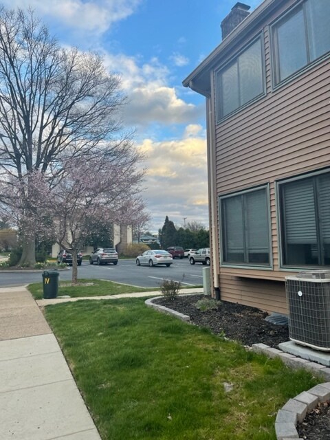 Foto principal - 22 Fitzwatertown Rd