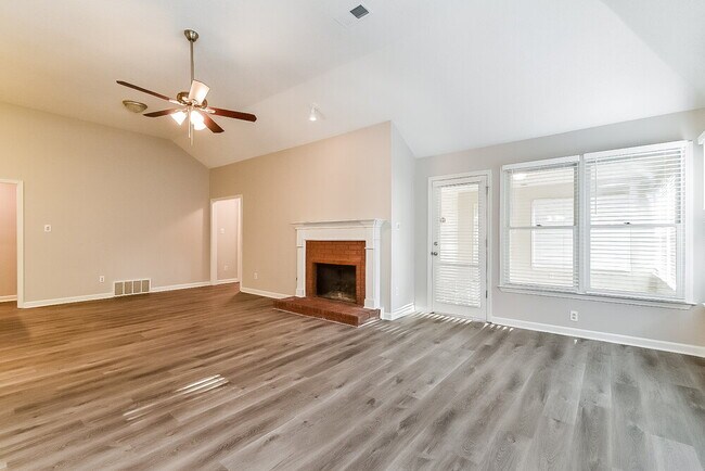 Foto del edificio - 1584 Appling Wood Cove N