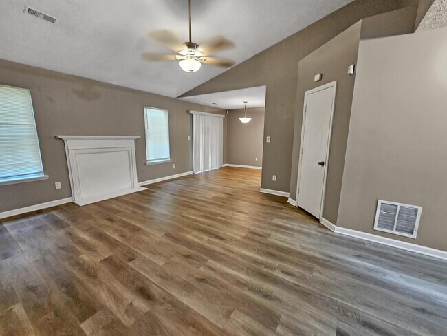 Foto del edificio - 7819 Taylor Cir