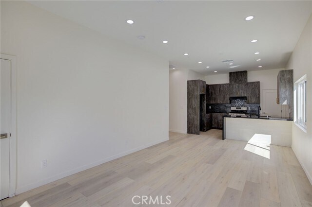 Building Photo - 10922 Garden Grove Ave