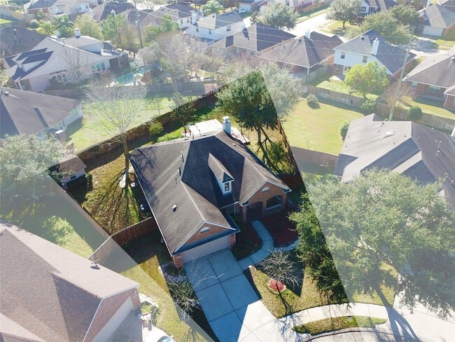 Foto del edificio - 5702 Fleethaven Ct