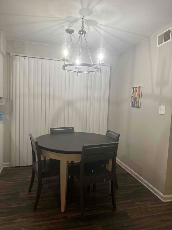 Foto del edificio - 1913 Meadowlark Ln