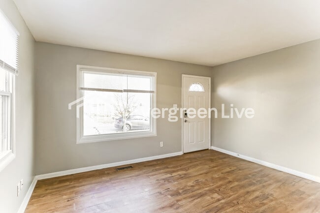 Foto del edificio - 1309 Woodnell Ave