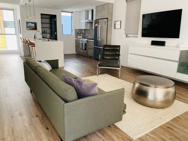 2nd Floor Living Room / Kitchen - 7197 Formosa Fusion Ct