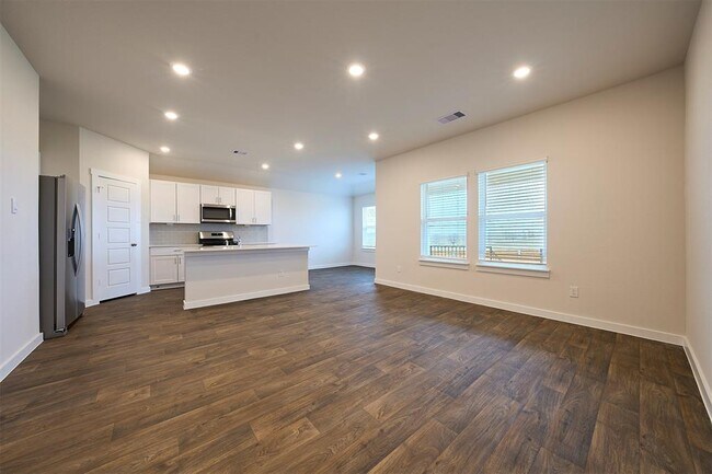 Building Photo - 420 Merriman Rd
