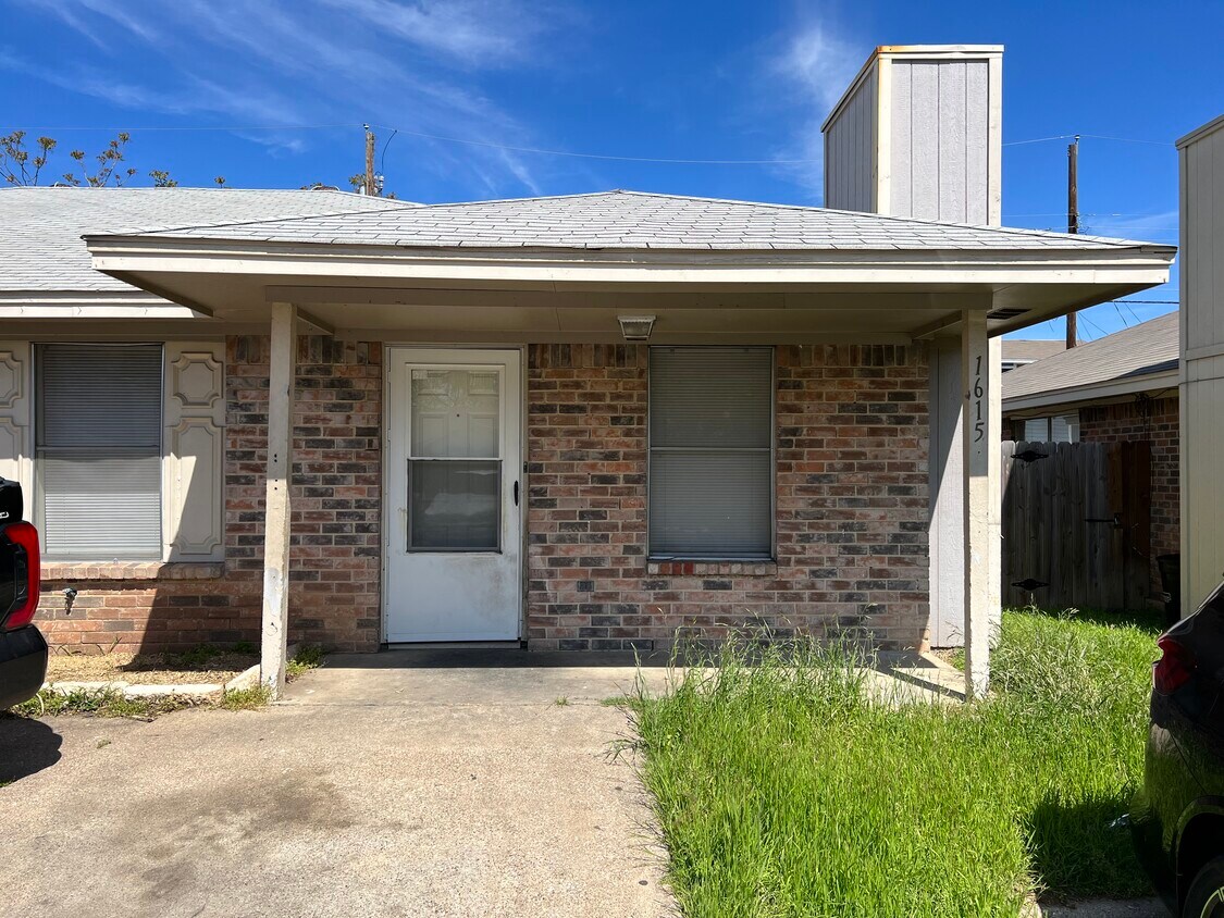 Foto principal - 1615 Windsong Ln