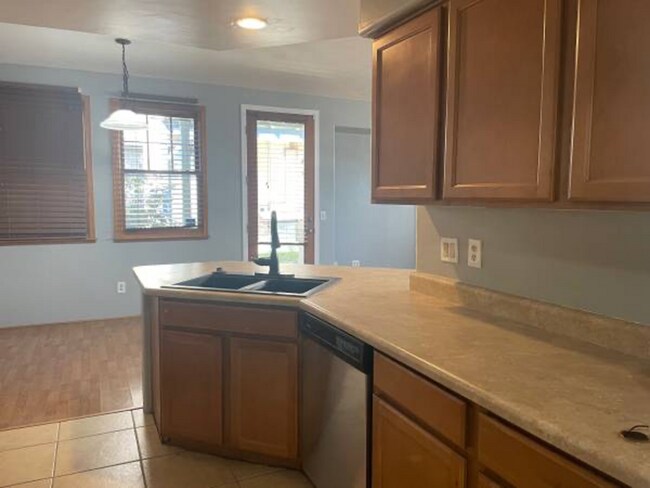 Foto del edificio - 635 Harvill Dr