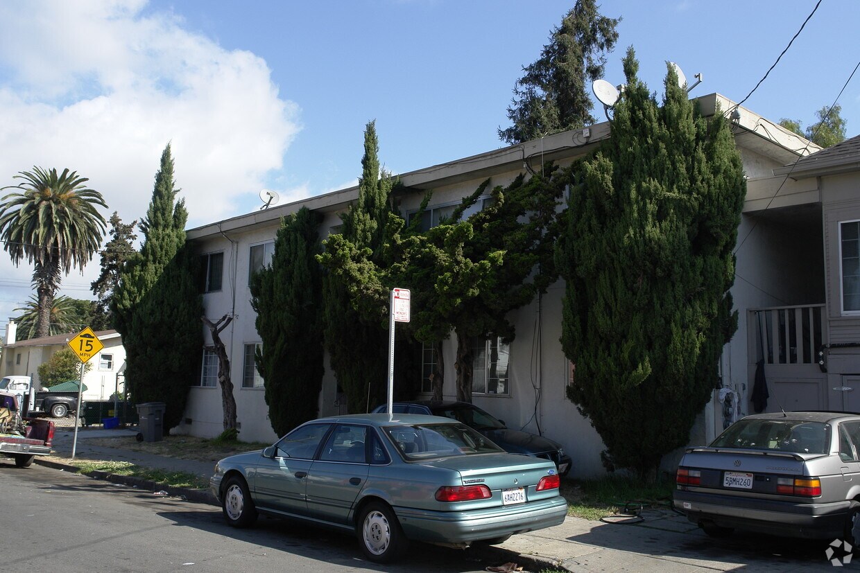 Building Photo - 1603 92nd Ave