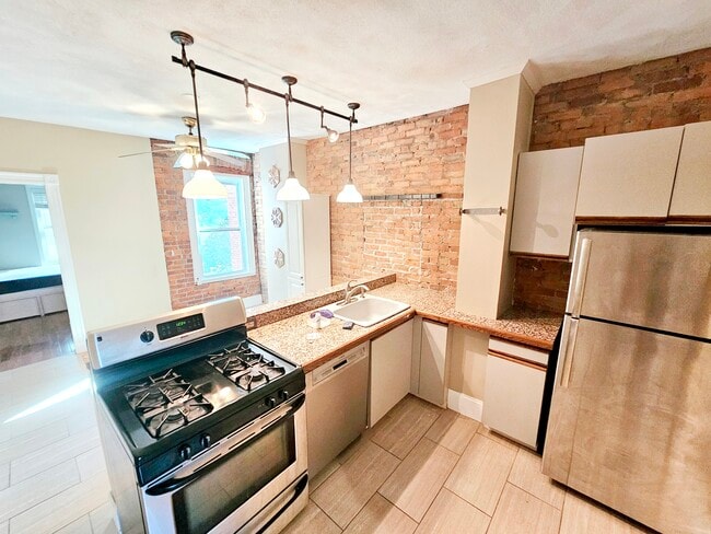 Foto del edificio - 1793 Beacon St