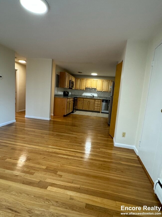 Building Photo - 110 Babcock St