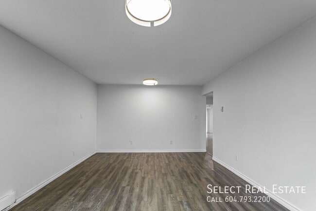 Building Photo - 45595 Lewis Ave