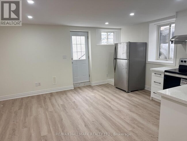 Building Photo - 550 Yates Dr