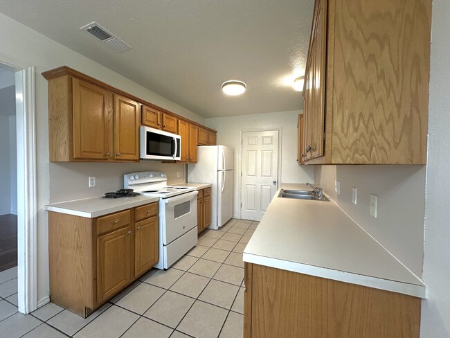 Foto del edificio - 4 Pinto Cir