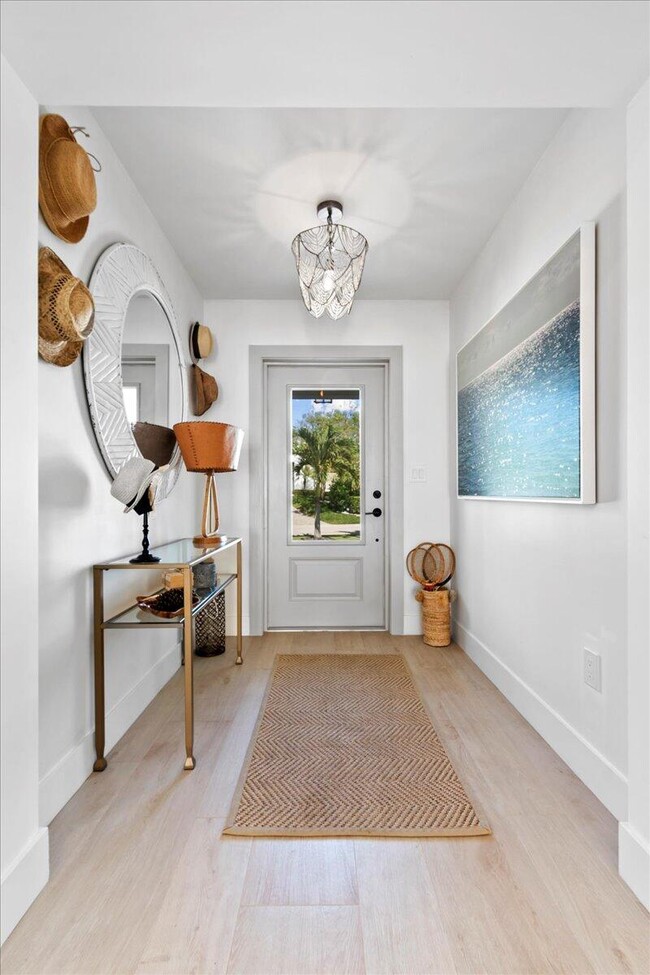 Building Photo - 27 Ocean Dr