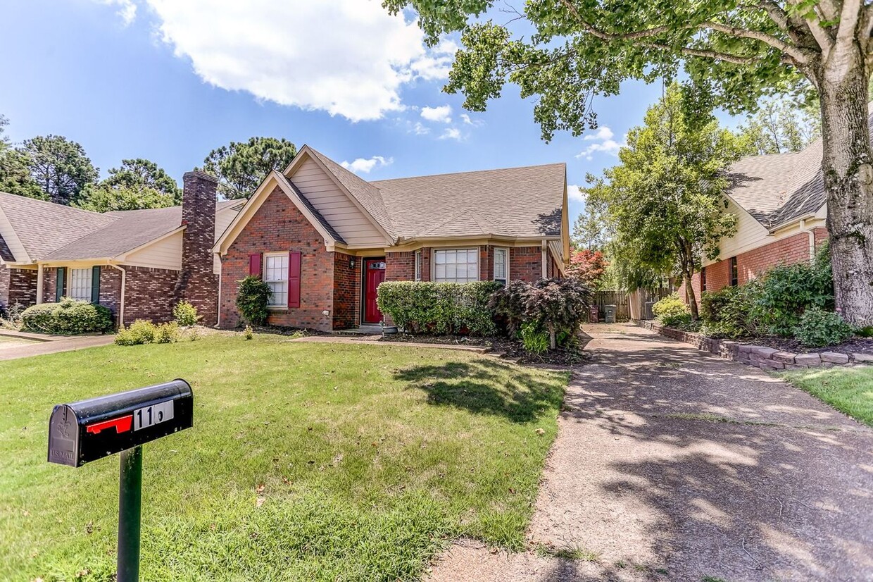 Foto principal - Great Collierville Neighborhood! Over 2000...