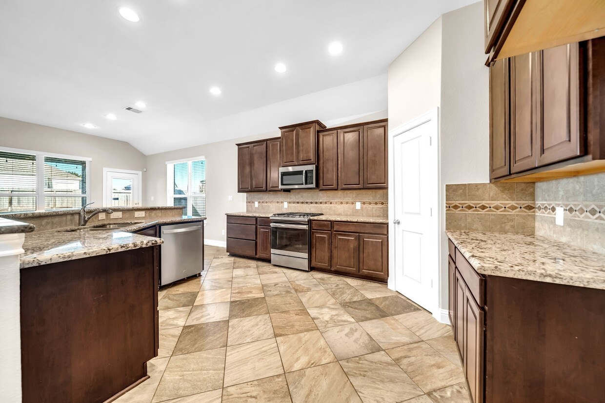 Building Photo - 19043 Minero Ln