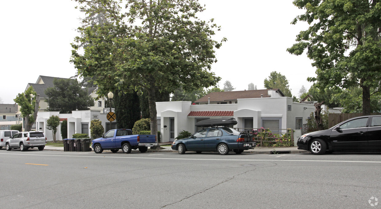 Primary Photo - Cypress Apartments