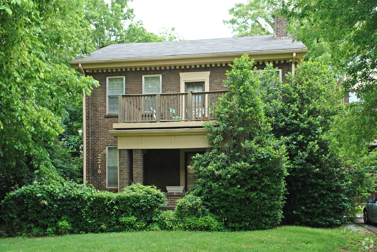 Foto principal - 2216 Belmont Blvd