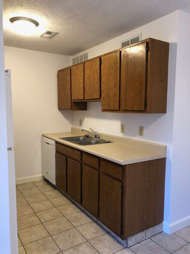 Foto del edificio - 3 Bedroom 2 Bath Townhome Available Now!