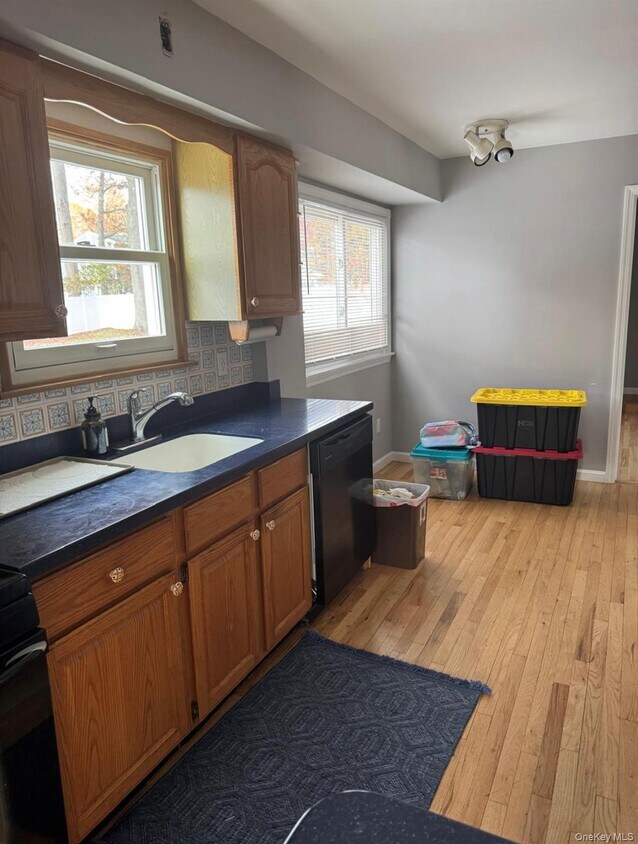 Building Photo - 68 Joyce Dr