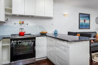 Building Photo - 5 Admiral Dr