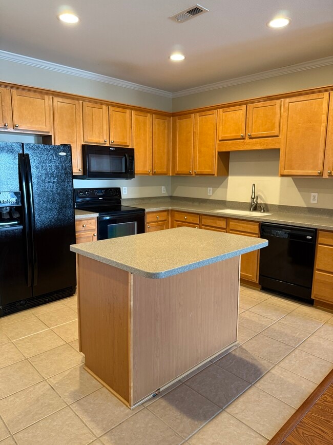 Building Photo - 6801 Hanesbrook Cir