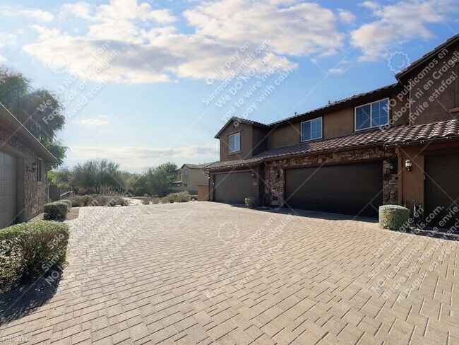 Building Photo - 3 br, 2.5 bath Duplex - 3885 E Melinda Dr