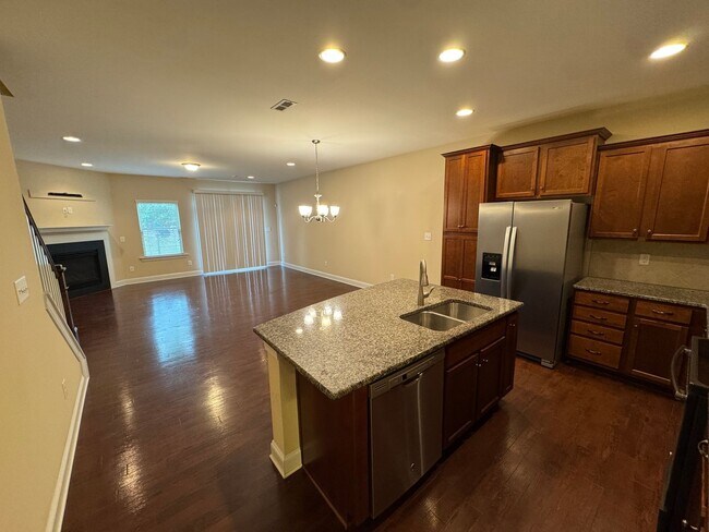 Building Photo - Spacious Durham Townhome Minutes from RTP ...