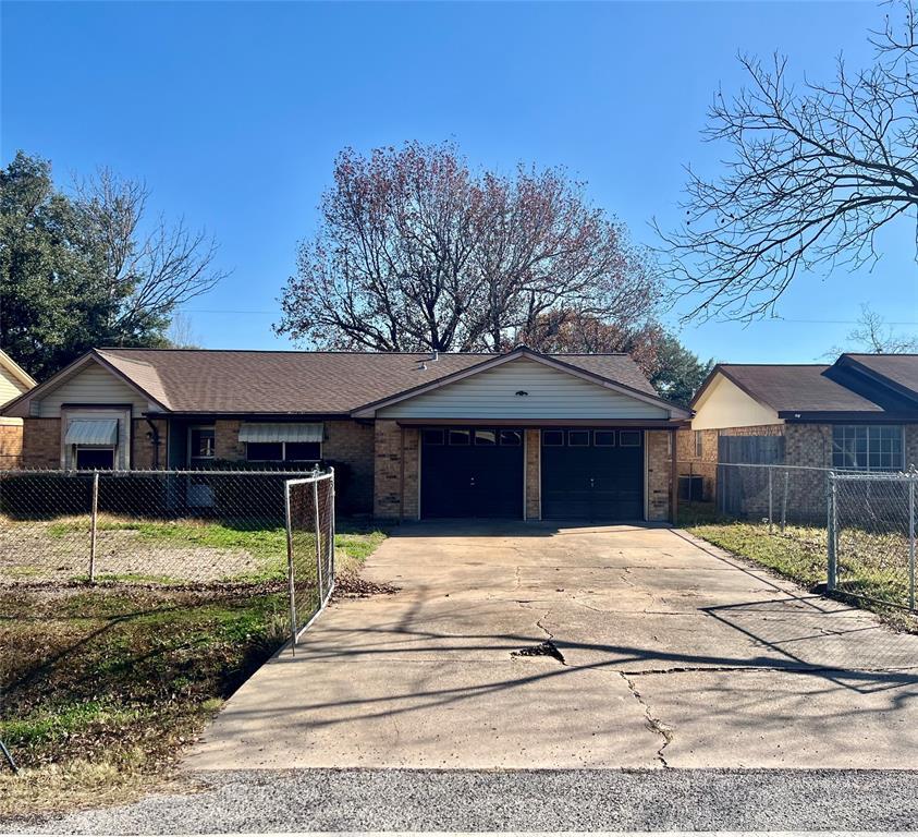 501 E Oak St, Highlands, TX 77562 House Rental in Highlands, TX