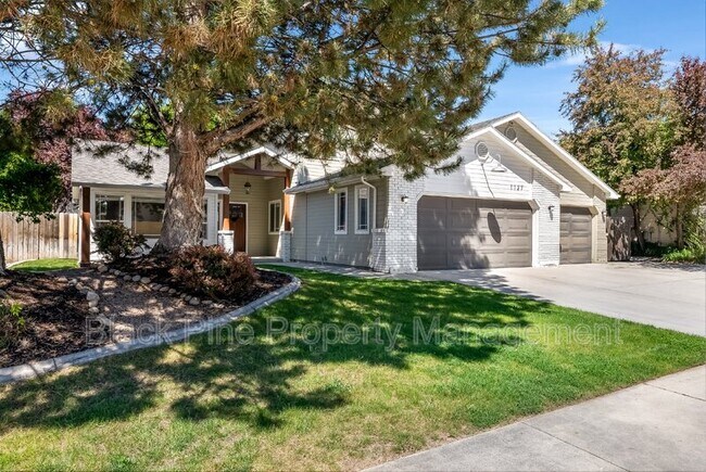 Foto del edificio - 1127 N Echohawk Way