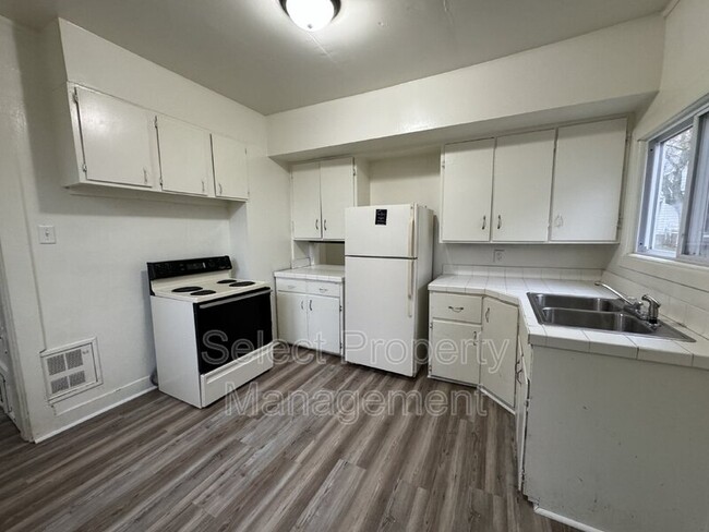 Foto del edificio - 1414 Oakland St