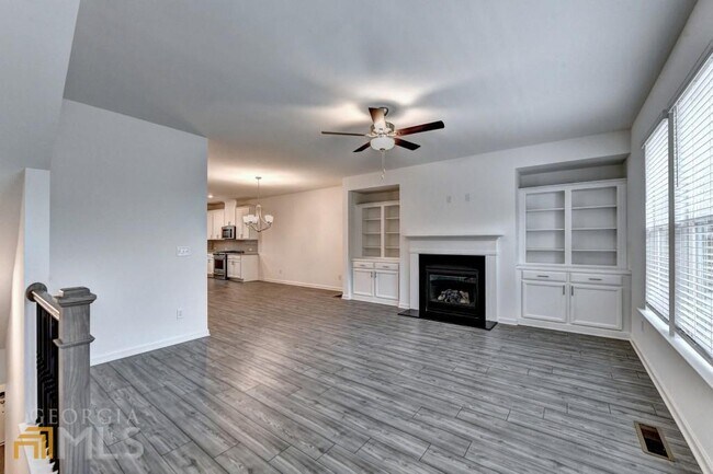 Building Photo - 377 Danville Ave