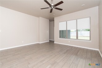 Building Photo - 717 Holstein Dr