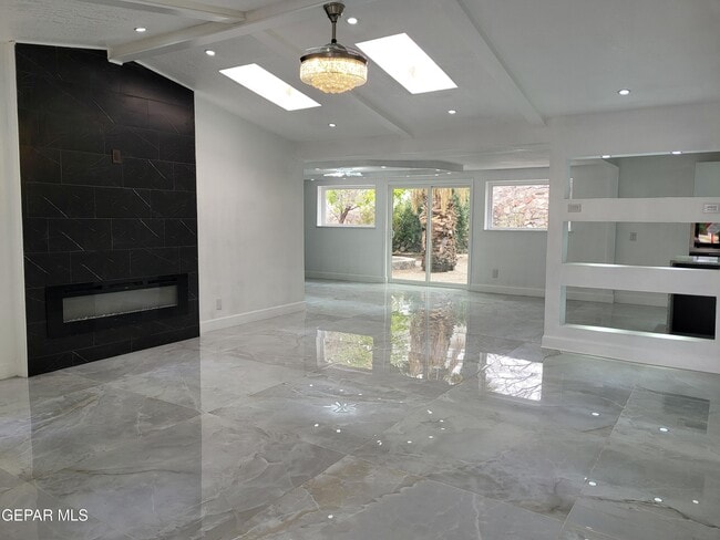 Building Photo - 806 Cortijo Dr