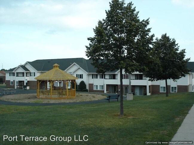 Foto del edificio - 1565-1589 W Portview Dr