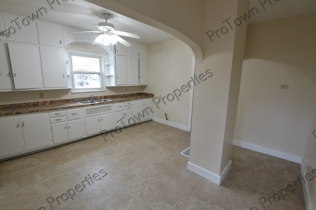 Building Photo - 505 Park Dr