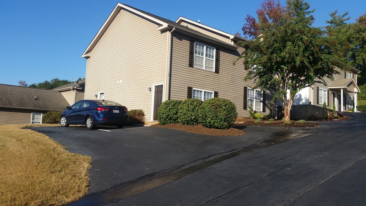 Foto principal - 509 Fairview Rd