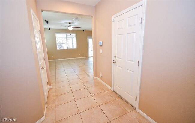 Foto del edificio - 6470 Little Harbor Ct