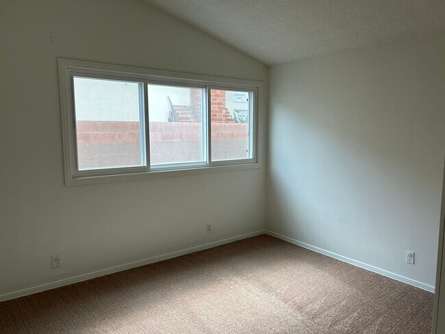 Foto del edificio - Rossmoor Home for rent. 3 bedrooms 2 baths.