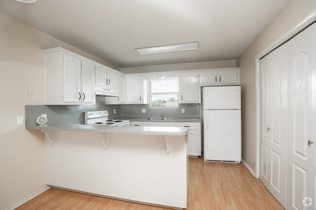 2BR, 1BA - 848SF - Kitchen - Paseo Del Sol Apartments