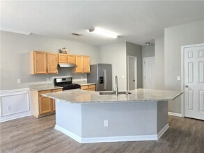 Building Photo - 4005 Labrador Way