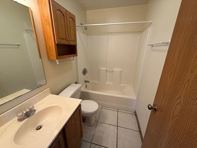 Building Photo - 2 bedroom and 2 bathroom property located in West Lafayette!