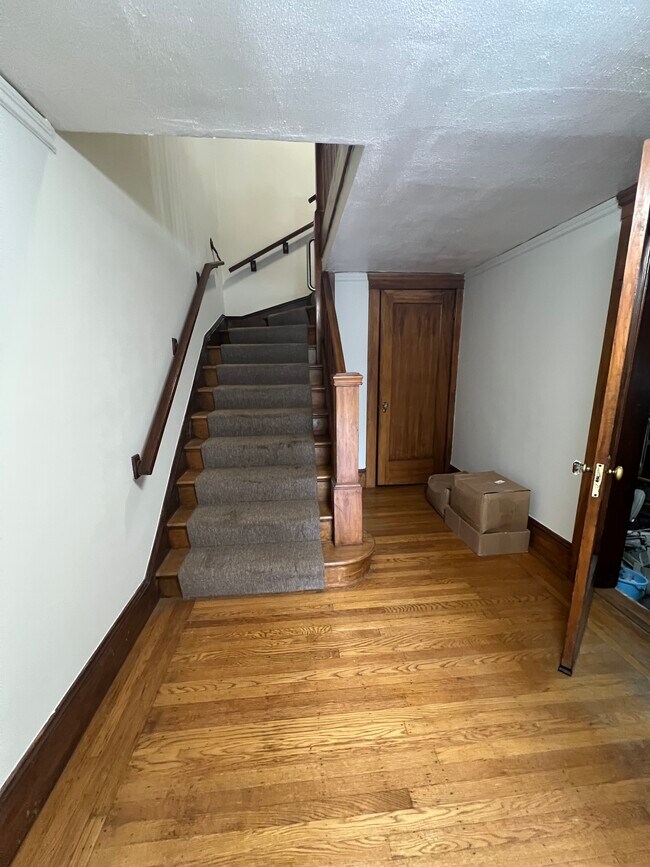 Building Photo - 854 37th Ave