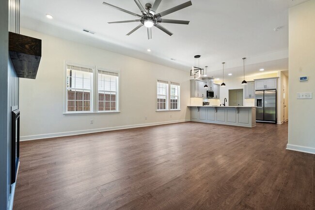 Foto del edificio - Charming Newly Constructed Property in Raleigh with Modern Appliances/Fixtures!