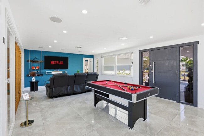 Building Photo - 4644 Bay Crest Dr