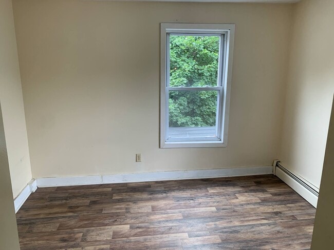 Master bedroom - 6 Dale St
