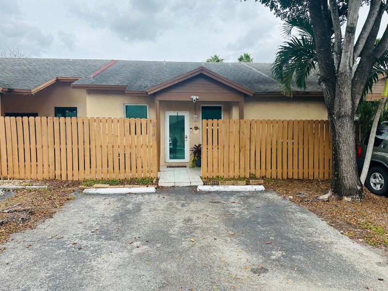 Foto principal - 6763 NW 186th Ln
