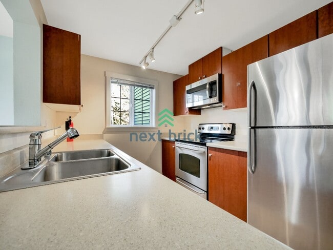 Building Photo - 3 Bed and 2 Bath Beautiful Condo is Available for Rent!