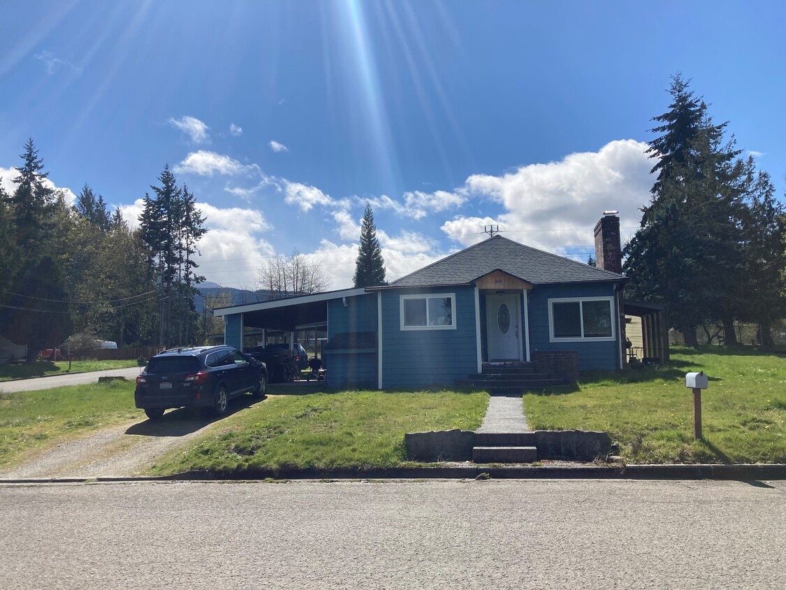 802 W 15th St, Port Angeles, WA 98363 House Rental in Port Angeles